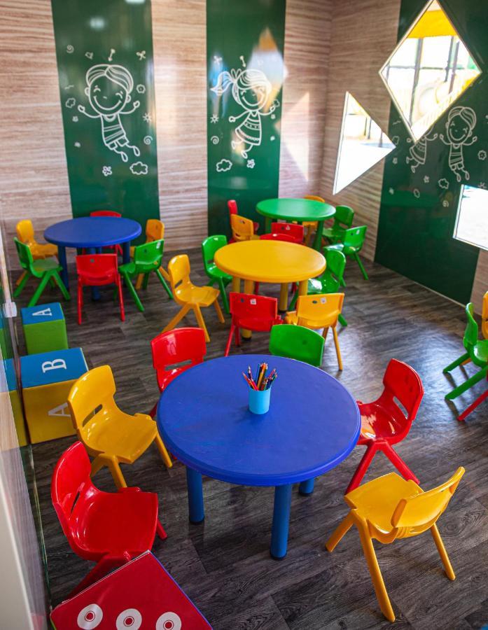 Waves Aqua Resort Kenitra Kültér fotó Kindergarten classroom