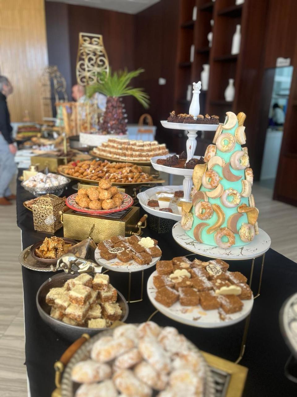 Waves Aqua Resort Kenitra Kültér fotó A selection of Moroccan sweets